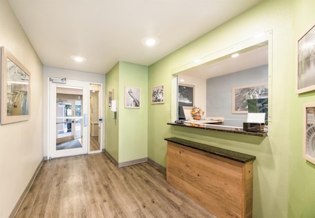 Lobby. Extended Stay America Select Suites - Ocala