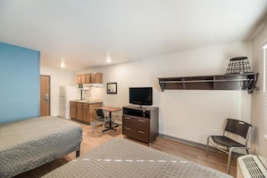 Escritorio y espacio para trabajar con laptop