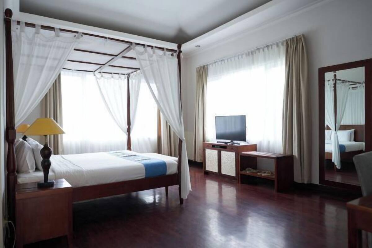 1 bedroom, premium bedding, down comforters, pillowtop beds