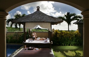 Couples treatment rooms, body treatments, aromatherapy - The Beverly Hills Bali a Luxury Villas & Spa (Ungasan)