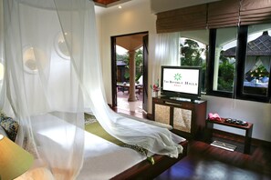 1 bedroom, premium bedding, down comforters, pillowtop beds - The Beverly Hills Bali a Luxury Villas & Spa (Ungasan)