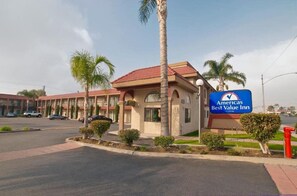 Exterior - Americas Best Value Inn Rialto (Rialto)