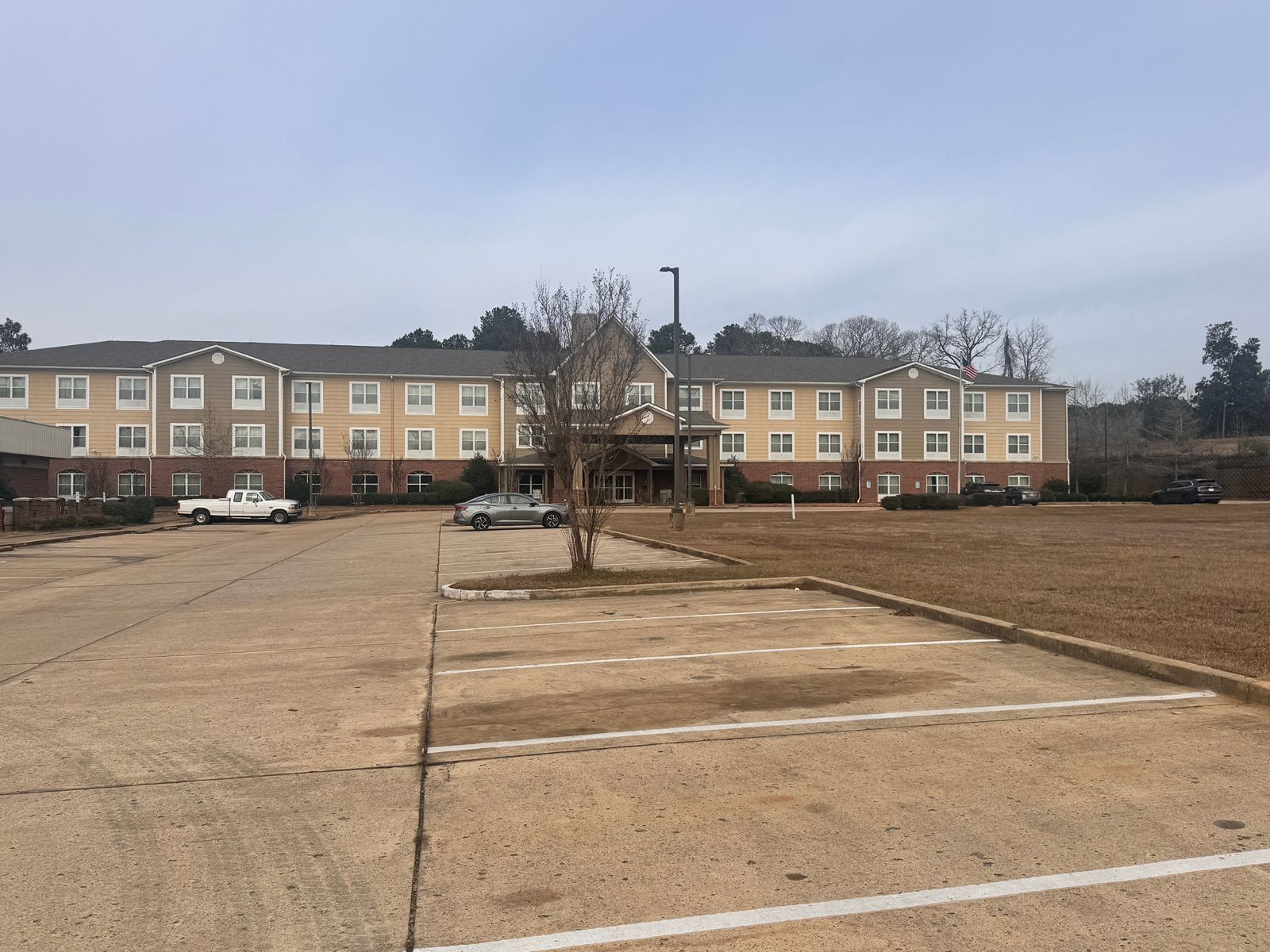 Vista frontal de la propiedad