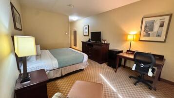 Habitación, 1 cama King size, para no fumadores | Ropa de cama de alta calidad y caja de seguridad en la habitación