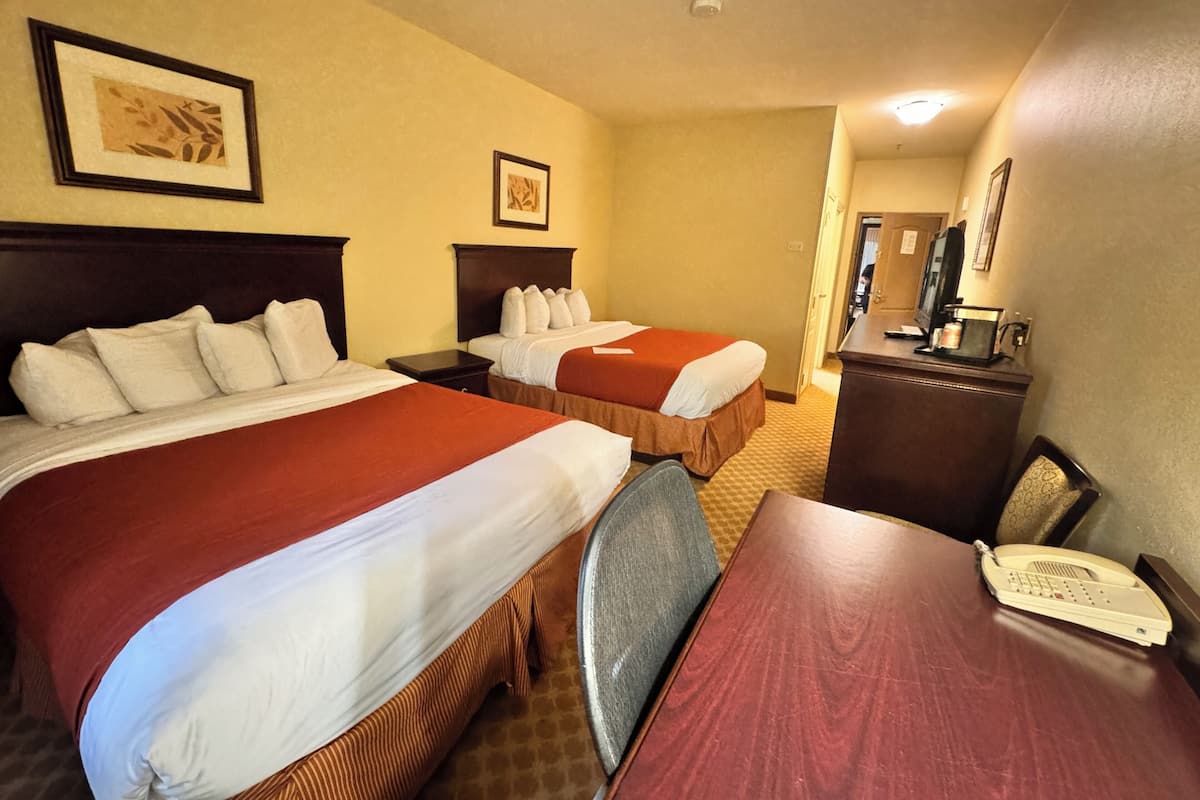 Room, 2 Queen Beds, Non Smoking