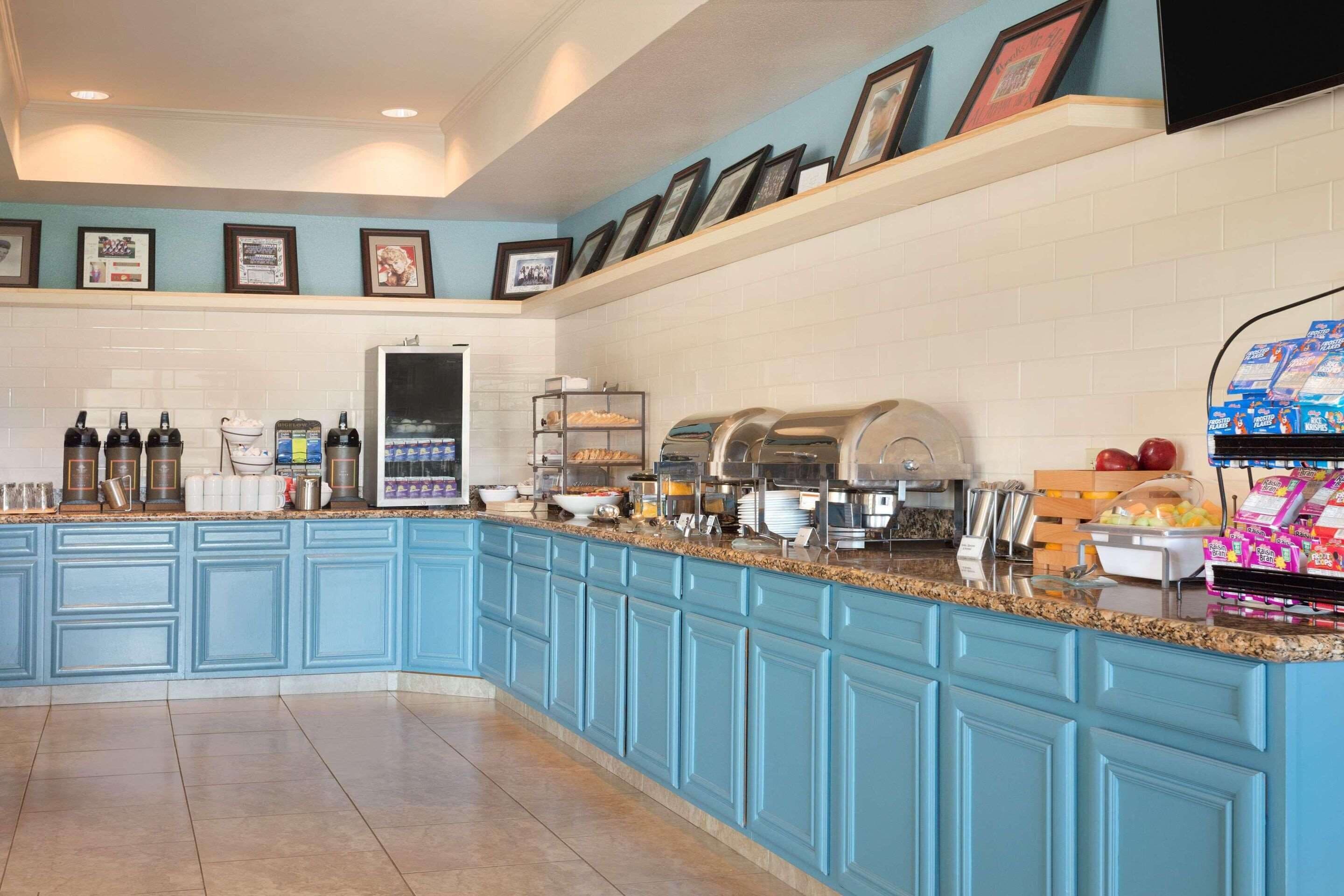 free daily on-the-go breakfast