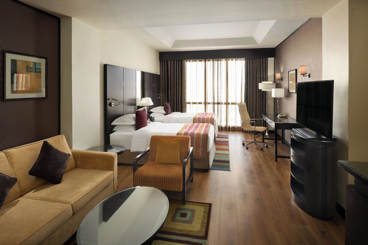 Premium bedding, minibar, in-room safe, desk