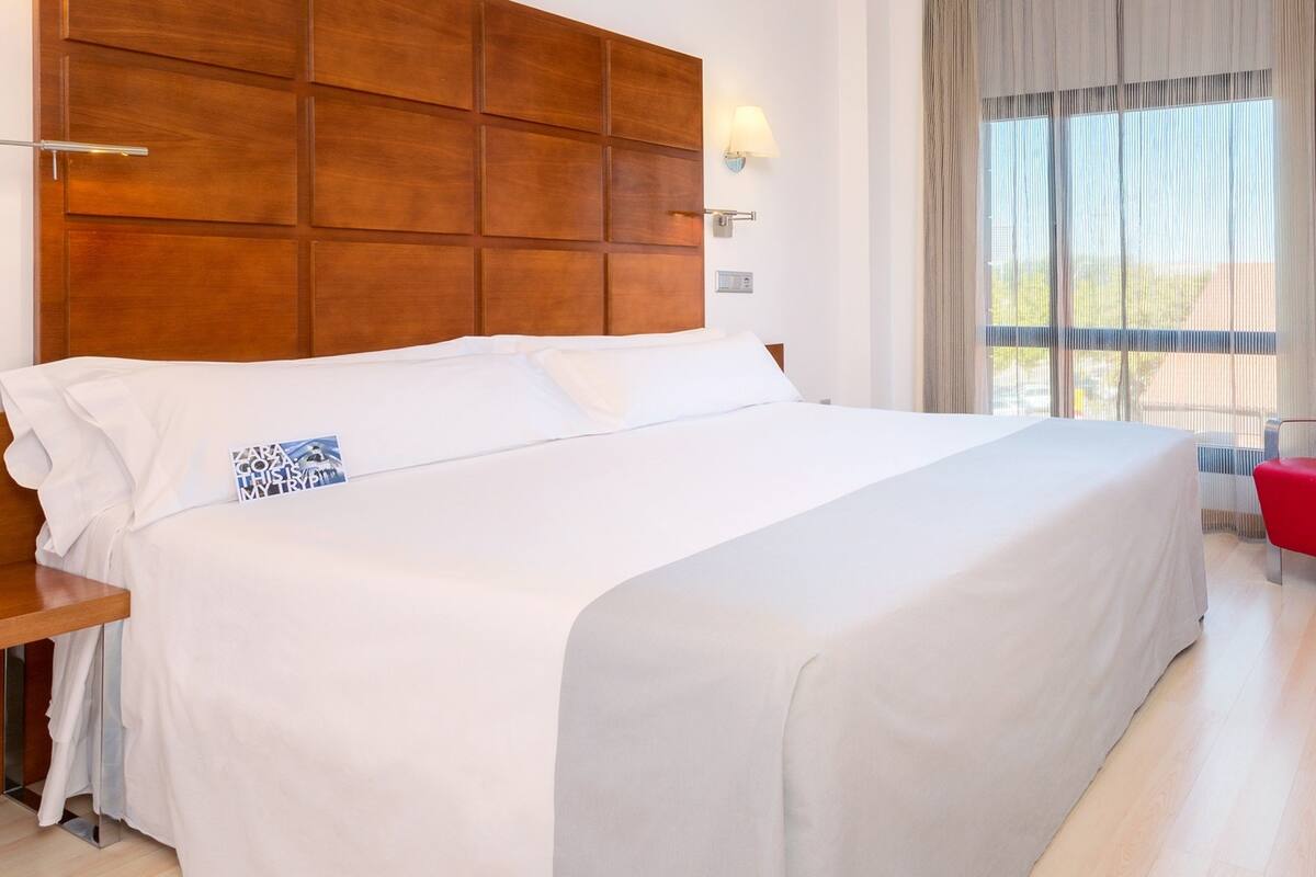 1 bedroom, minibar, in-room safe, desk