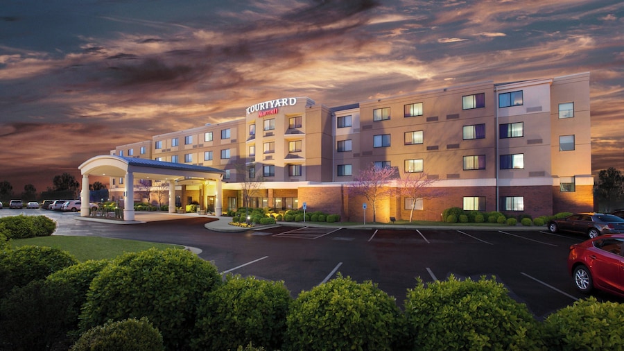 Courtyard by Marriott Fayetteville