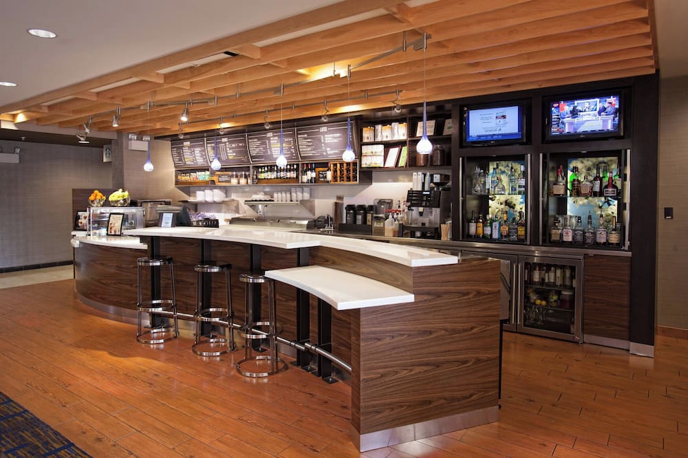 Courtyard by Marriott Fayetteville