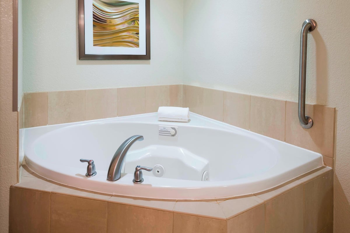 outdoor pool, open 9:00 am to 8:00 pm, pool umbrellas, pool loungers