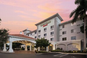 Exterior - Courtyard by Marriott Fort Myers I-75/Gulf Coast Town Center (Fort Myers)