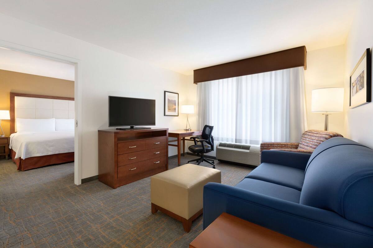 suite, 2 bedrooms, non smoking | premium bedding, iron/ironing board, free cots/infant beds, free wifi