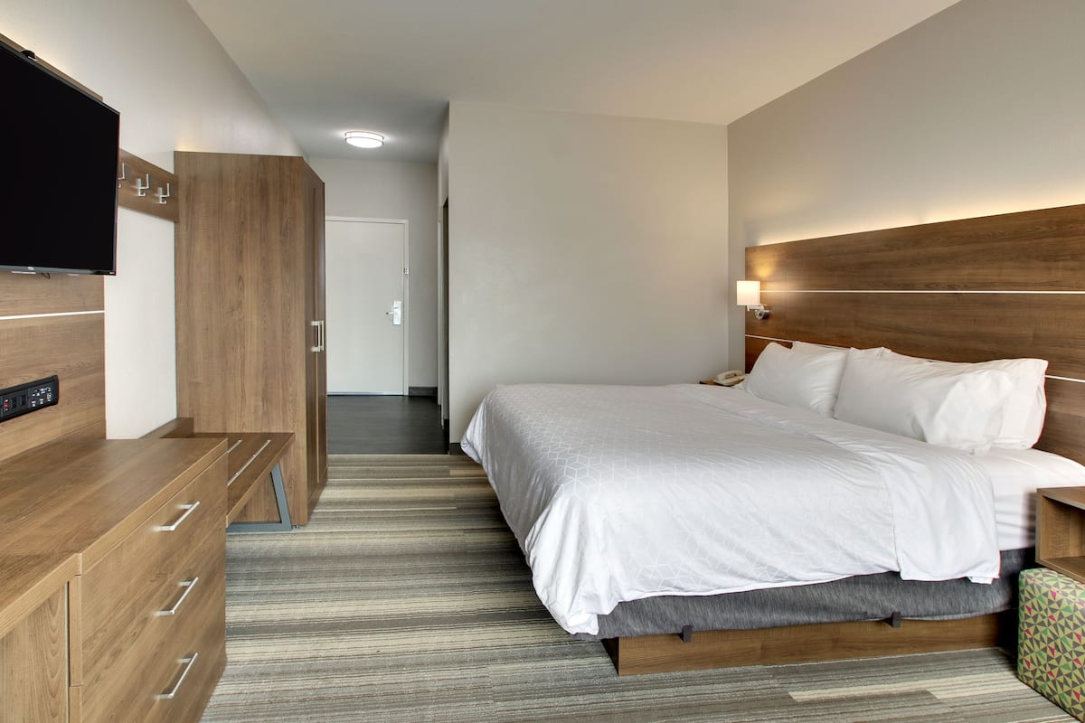In-room safe, desk, iron/ironing board, cribs (free)