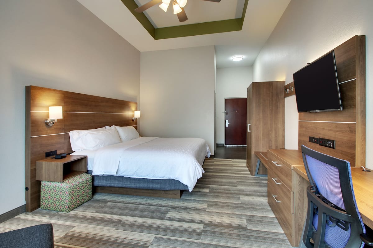 In-room safe, desk, iron/ironing board, free cribs/infant beds