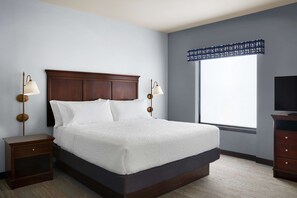 King Suite | Premium bedding, pillowtop beds, in-room safe, desk - Hampton Inn & Suites Tulsa South-Bixby (Tulsa)