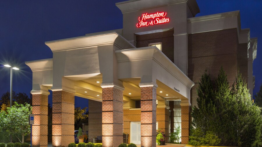 Hampton Inn & Suites Herndon-Reston