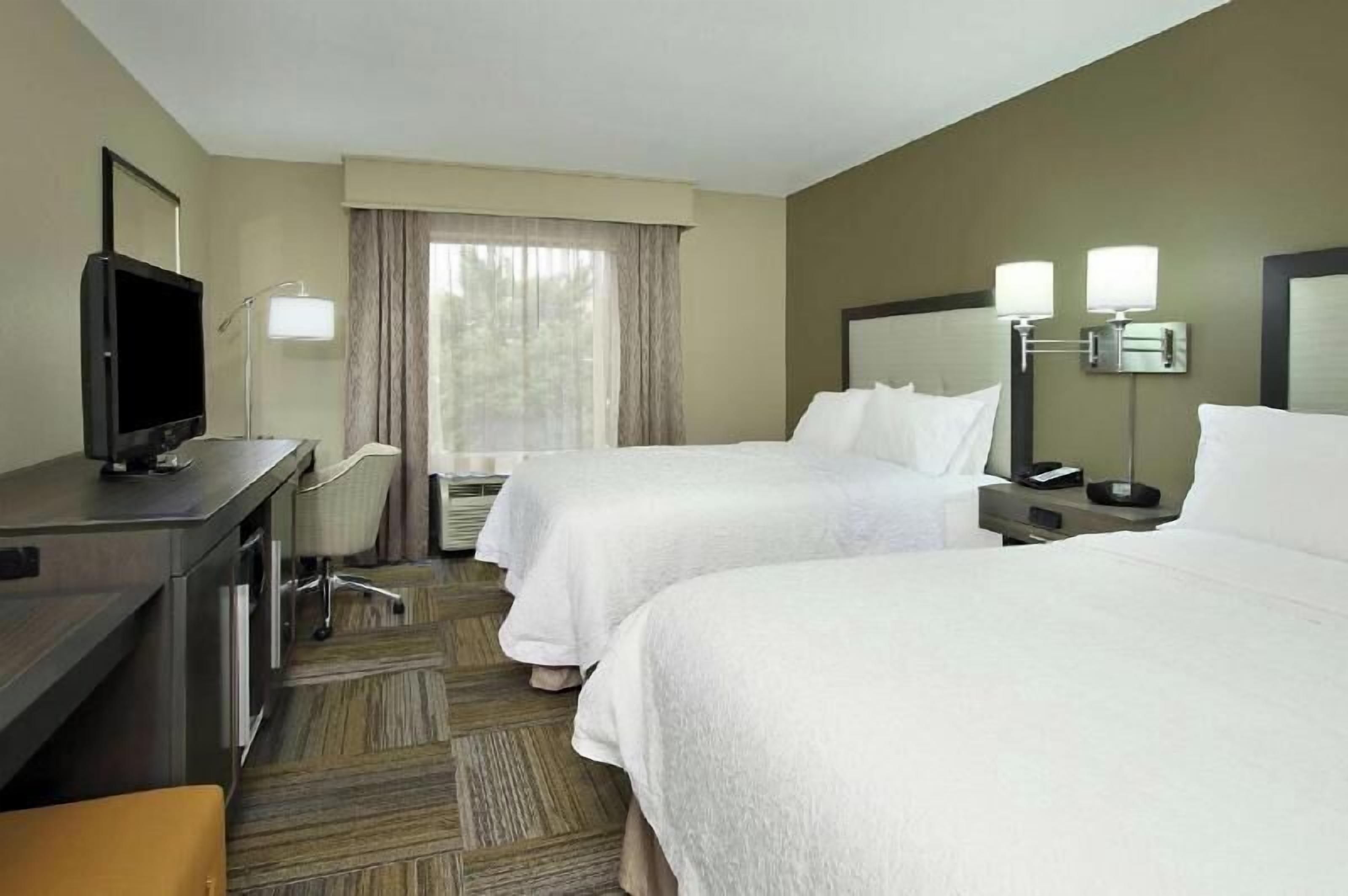 Minibar, brankas, setrika/meja setrika, dan tempat tidur bayi gratis