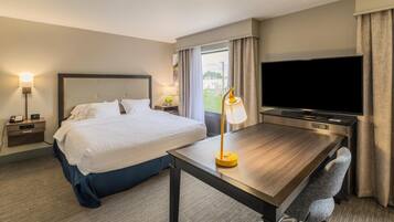 Minibar y caja de seguridad en la habitación