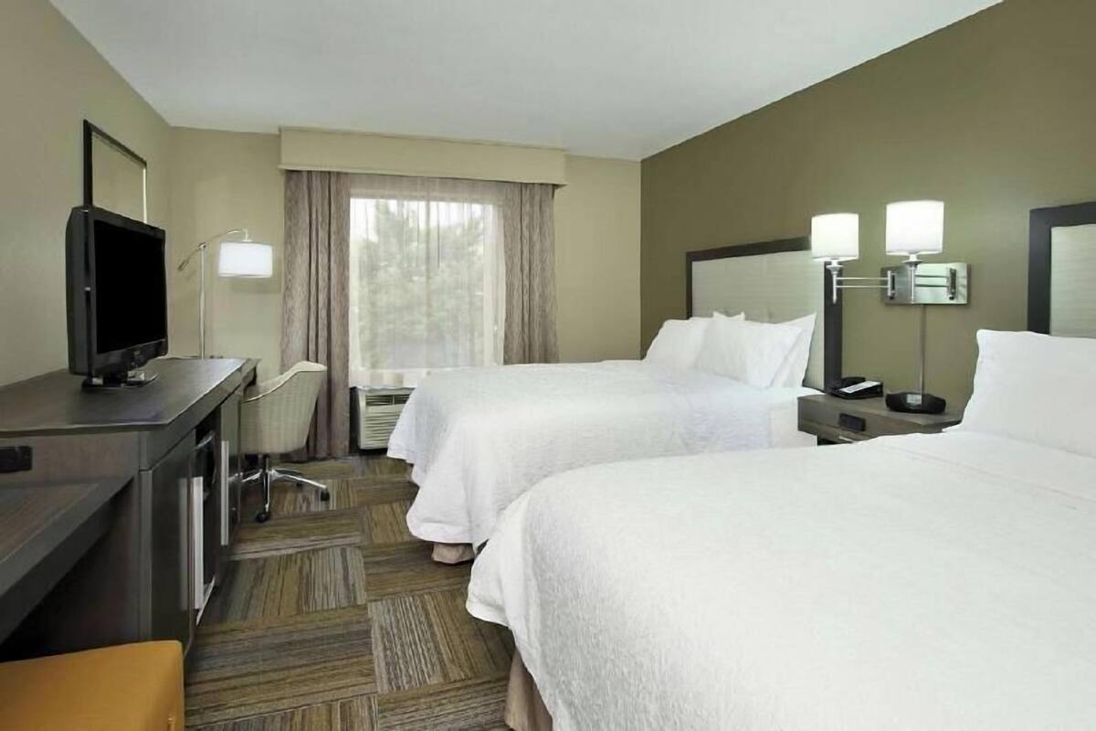 Minibar, in-room safe, iron/ironing board, free cots/infant beds