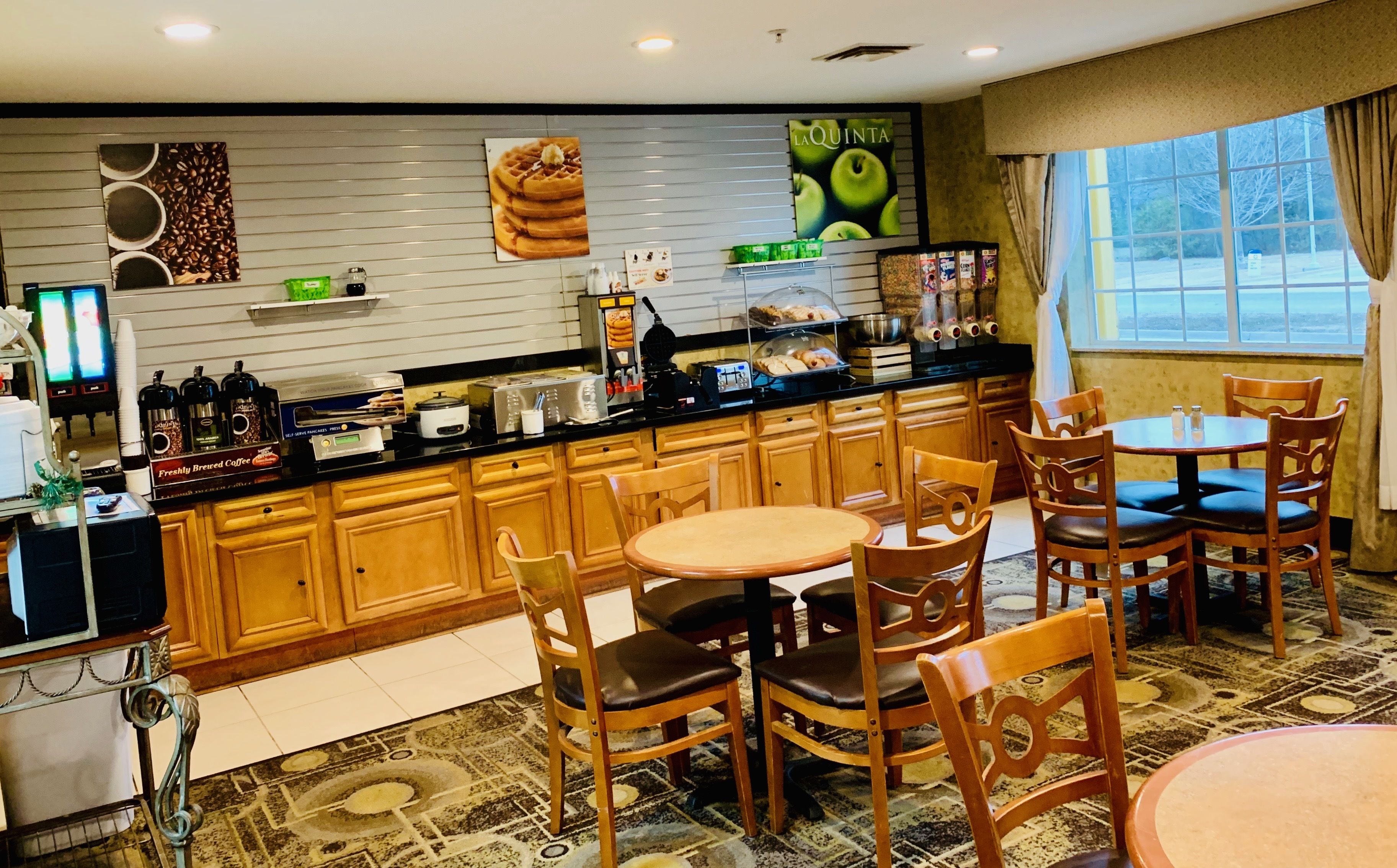 Free daily cooked-to-order breakfast 