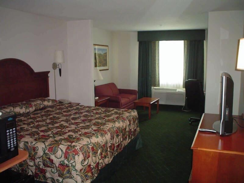 Premium bedding, pillowtop beds, desk, soundproofing