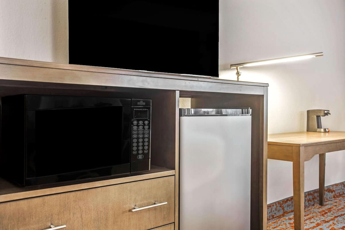 premium bedding, pillow-top beds, desk, soundproofing