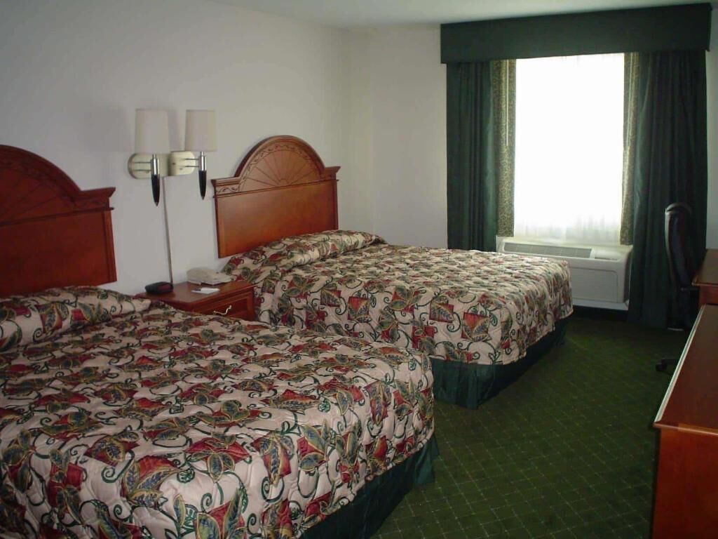 Premium bedding, pillowtop beds, desk, soundproofing