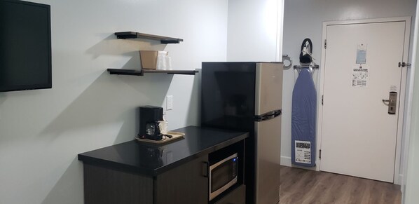 Réfrigérateur, micro-ondes