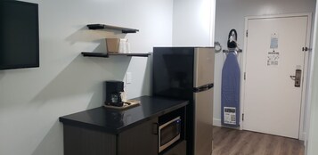 Refrigerador, microondas