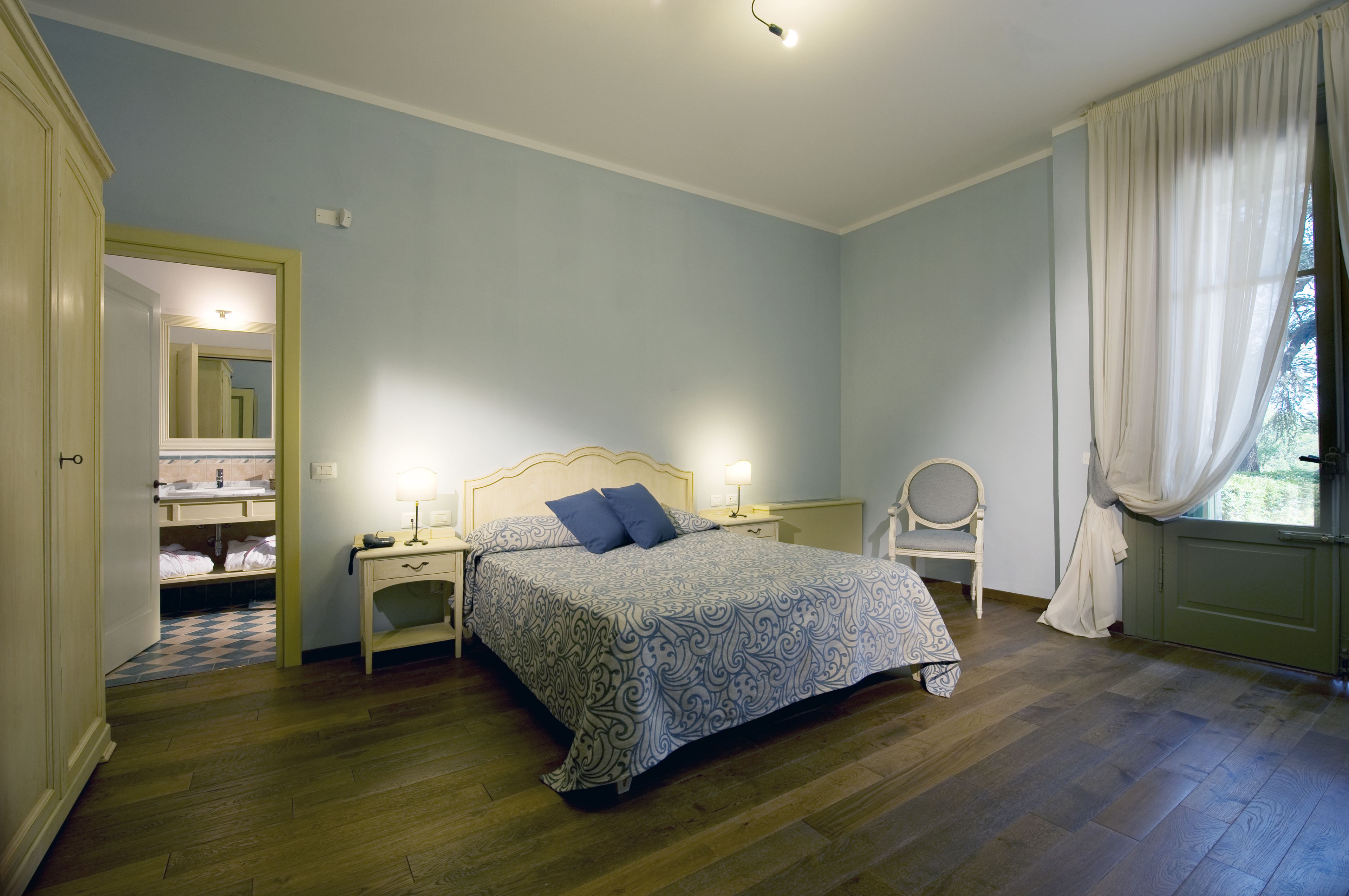 classic double or twin room | 1 bedroom, minibar, in-room safe, individually decorated