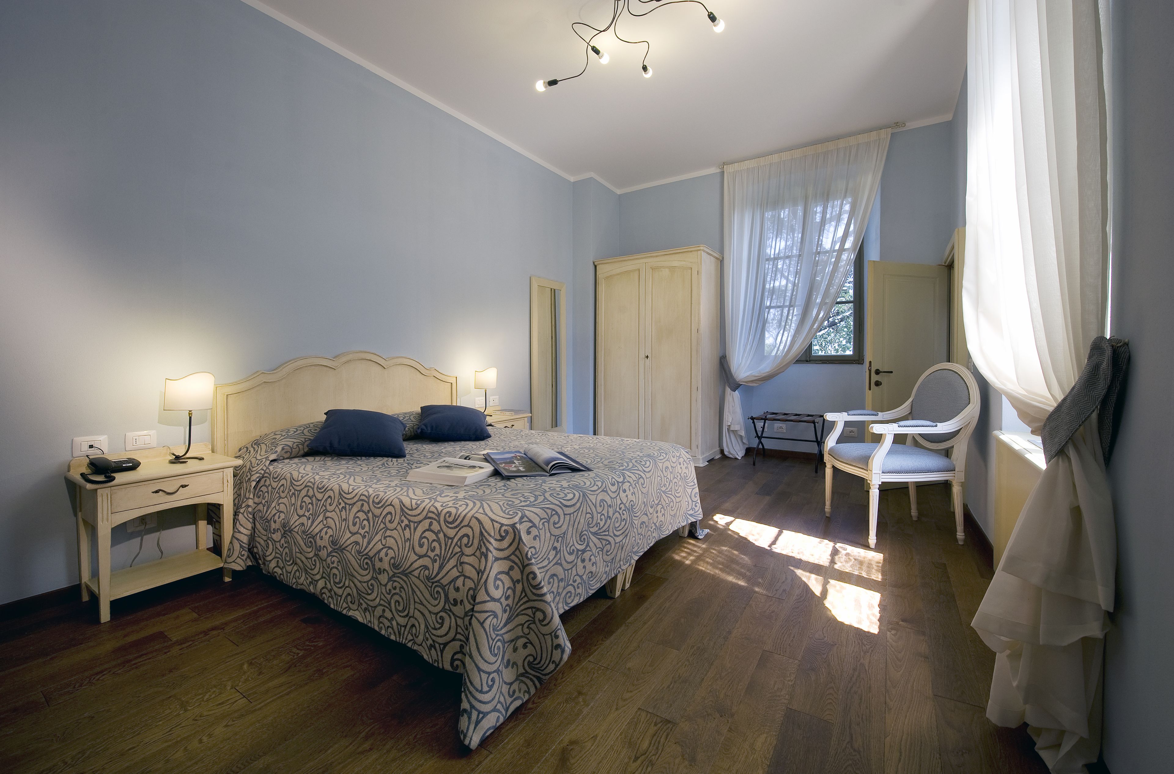 classic double or twin room | 1 bedroom, minibar, in-room safe, individually decorated