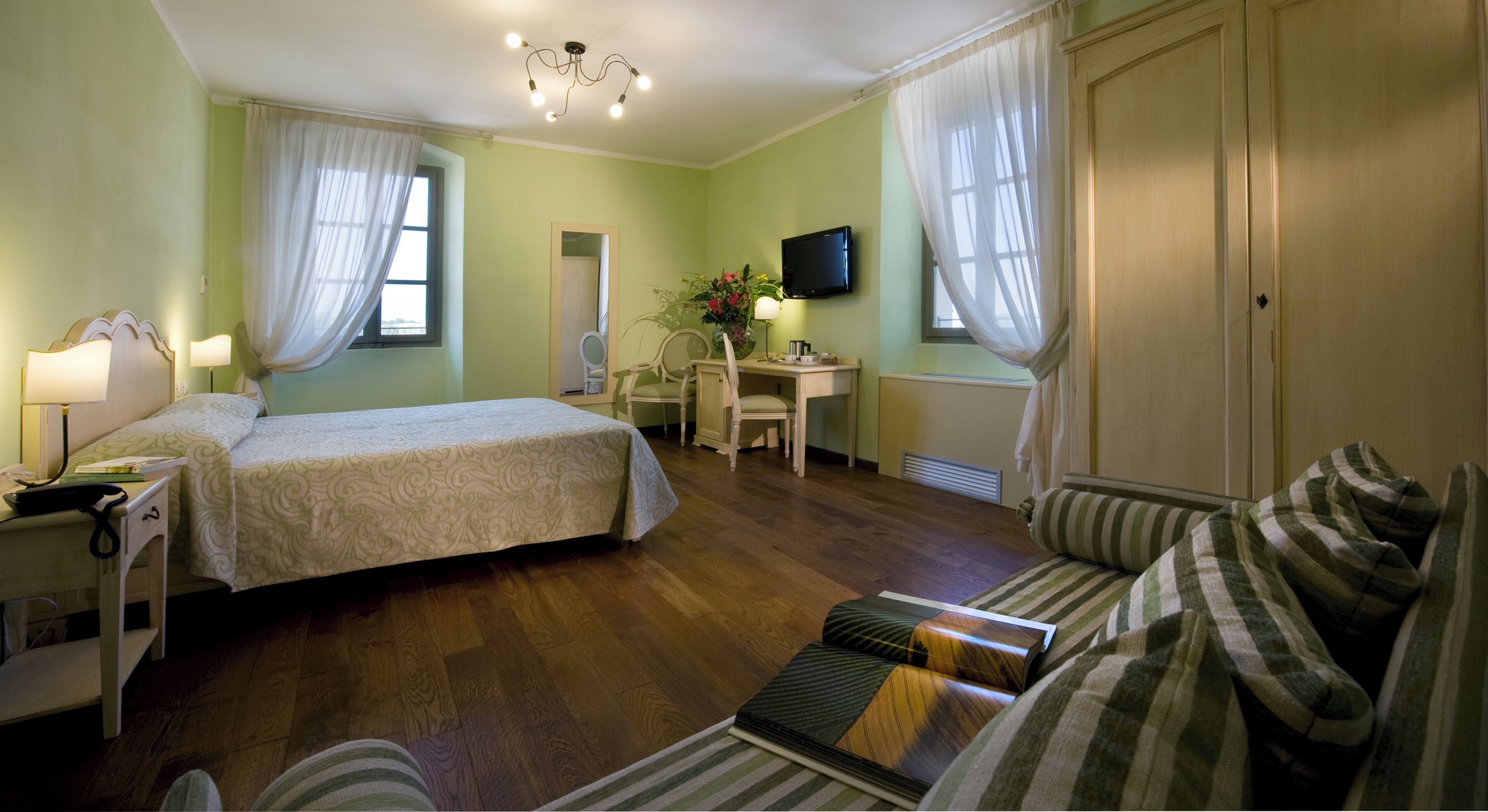 1 bedroom, minibar, in-room safe, individually decorated