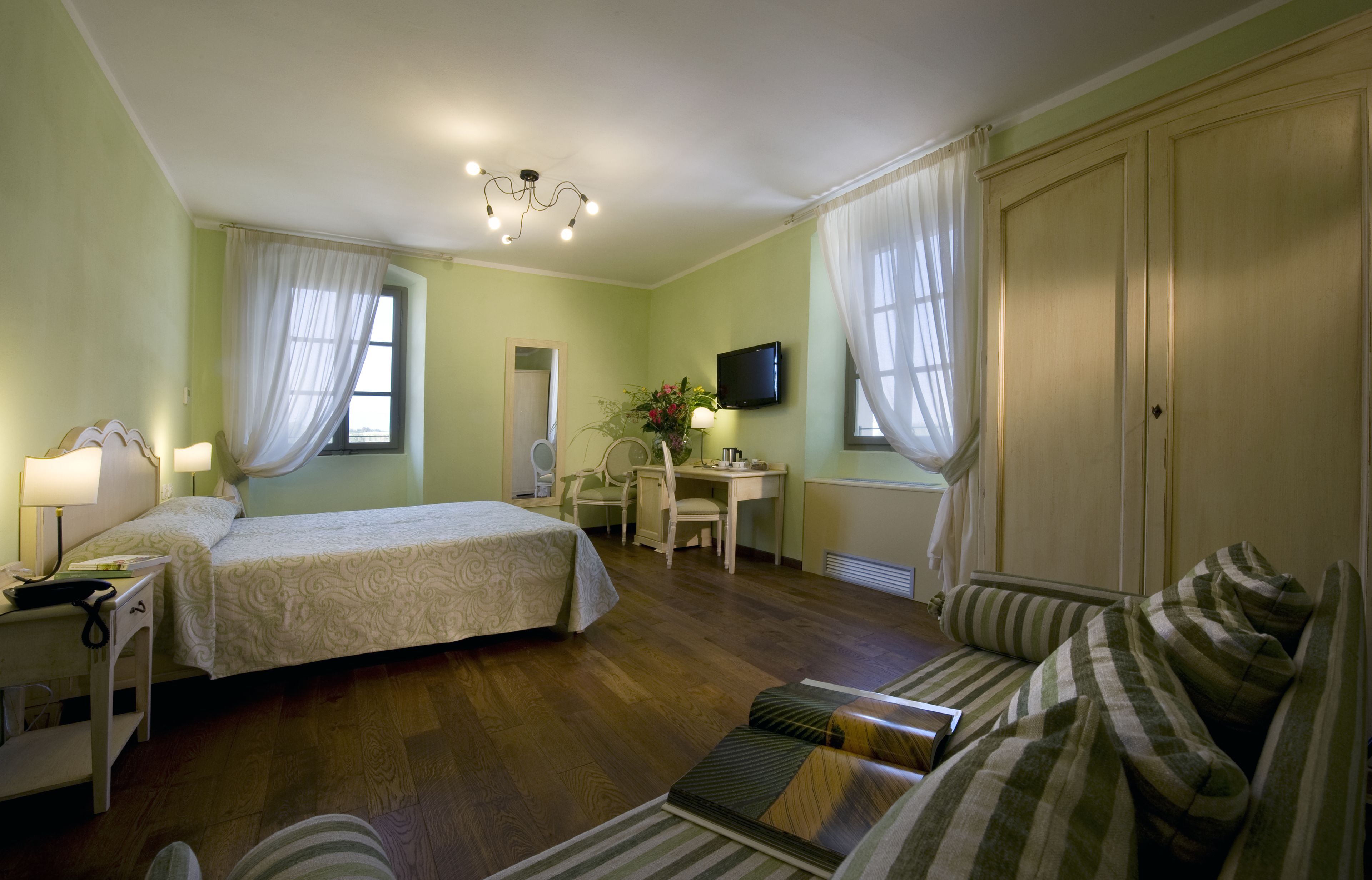 1 bedroom, minibar, in-room safe, individually decorated