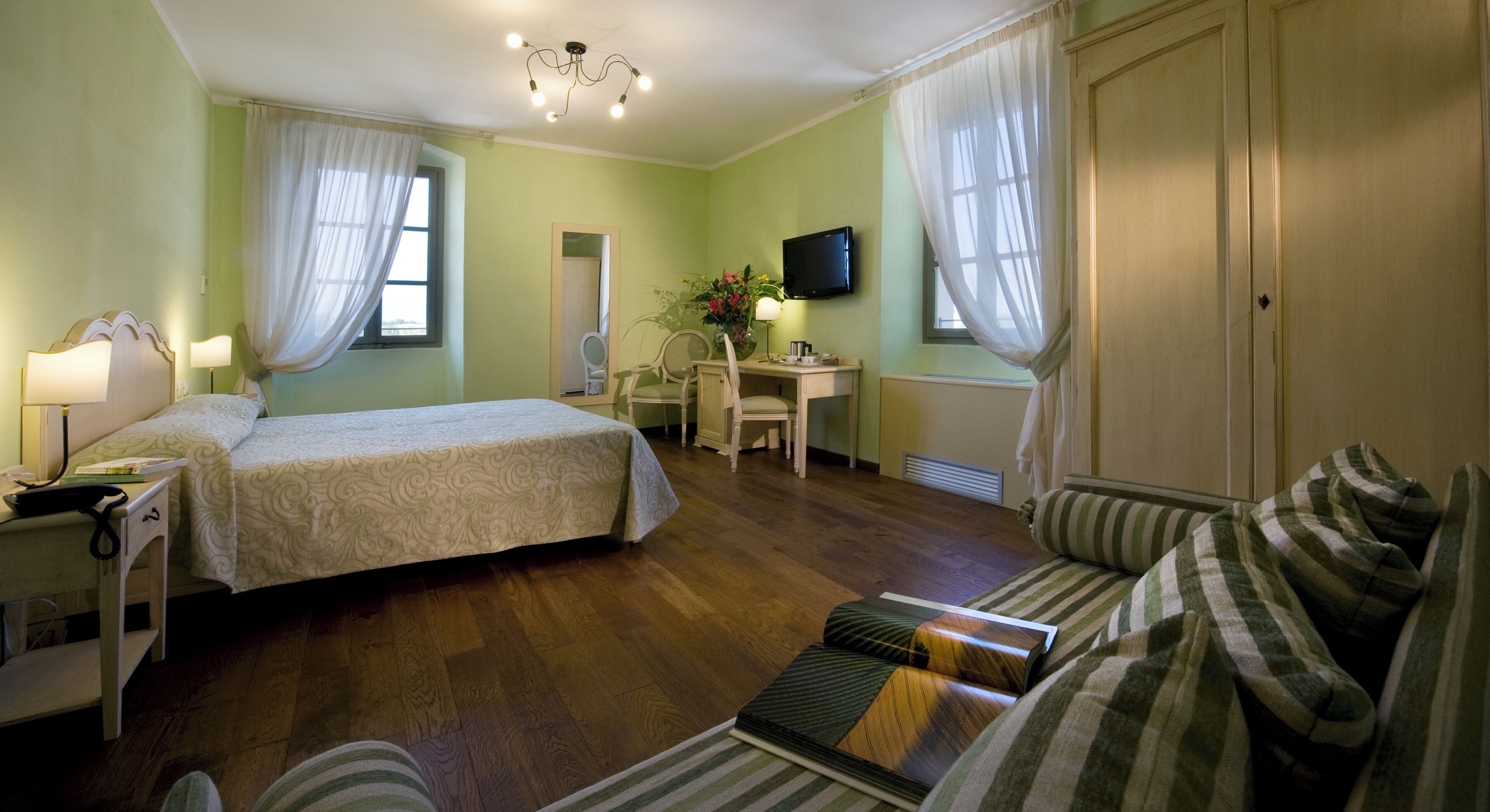 1 bedroom, minibar, in-room safe, individually decorated