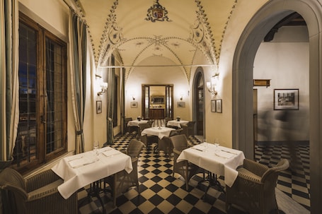 Restaurant. Palazzo Ravizza