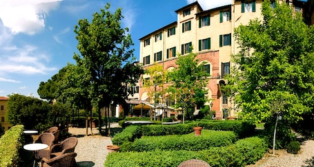 Exterior. Palazzo Ravizza