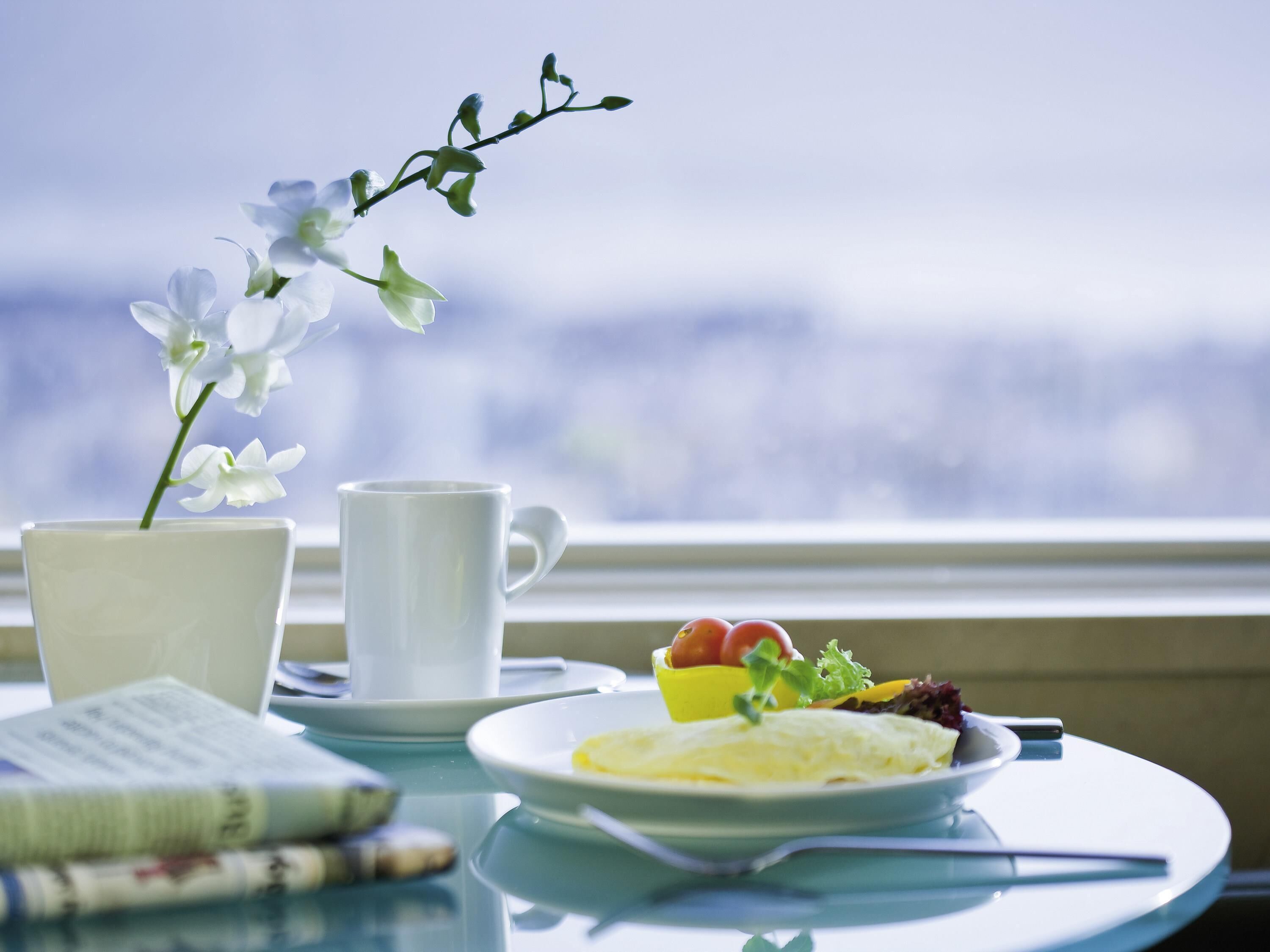 Breakfast (SAR 140 per person)