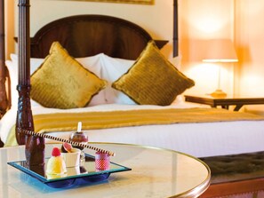 Executive Suite | Premium bedding, minibar, in-room safe, desk - Mövenpick Hotel Al Khobar (Al Khobar)