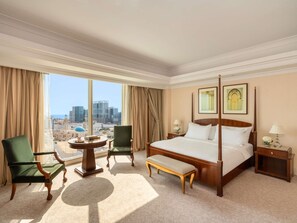 Executive Suite | Premium bedding, minibar, in-room safe, desk - Mövenpick Hotel Al Khobar (Al Khobar)