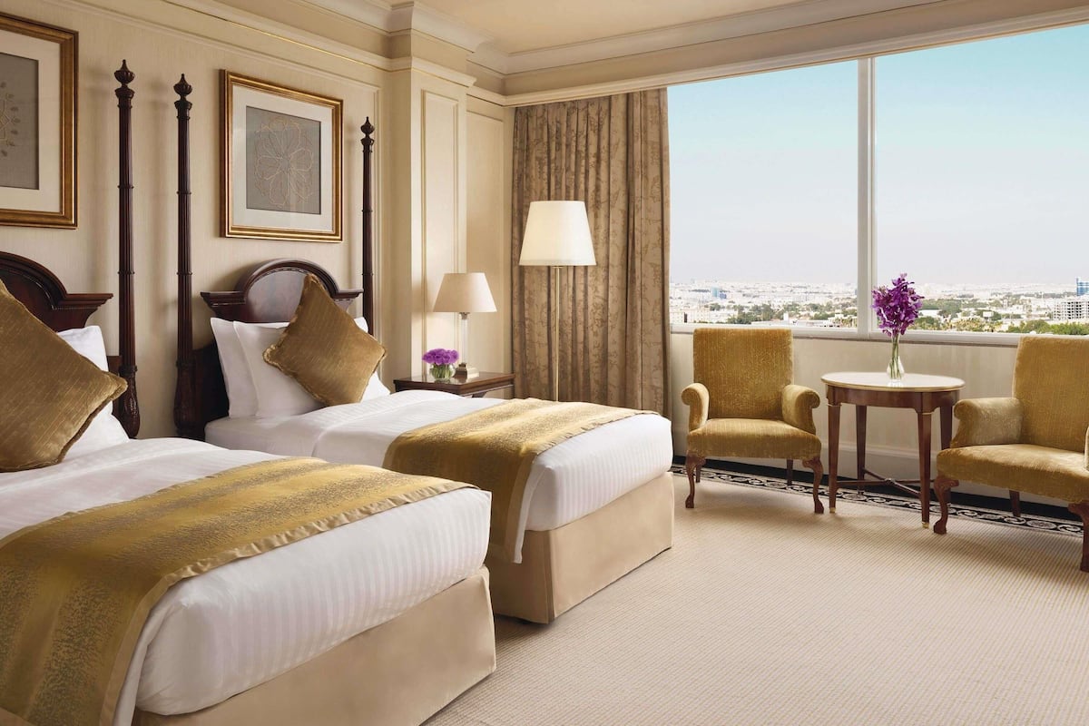Ropa de cama de alta calidad y minibar 