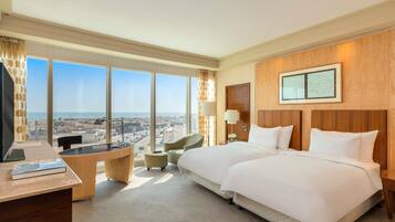 Deluxe Room, 1 King Bed, Accessible | Premium bedding, minibar, in-room safe, desk