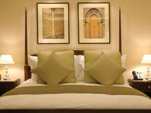 Premium bedding, minibar, in-room safe, desk - Mövenpick Hotel Al Khobar (Al Khobar)