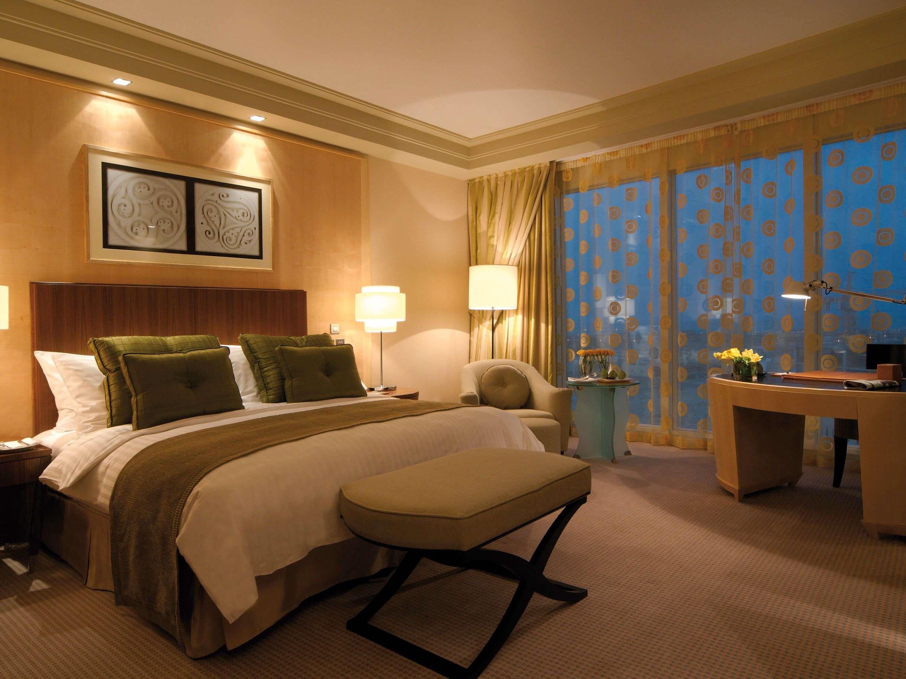 Ropa de cama de alta calidad y minibar 