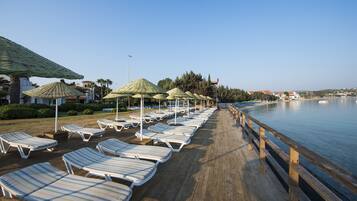 Privatstrand, Cabañas (kostenlos), Liegestühle, Sonnenschirme