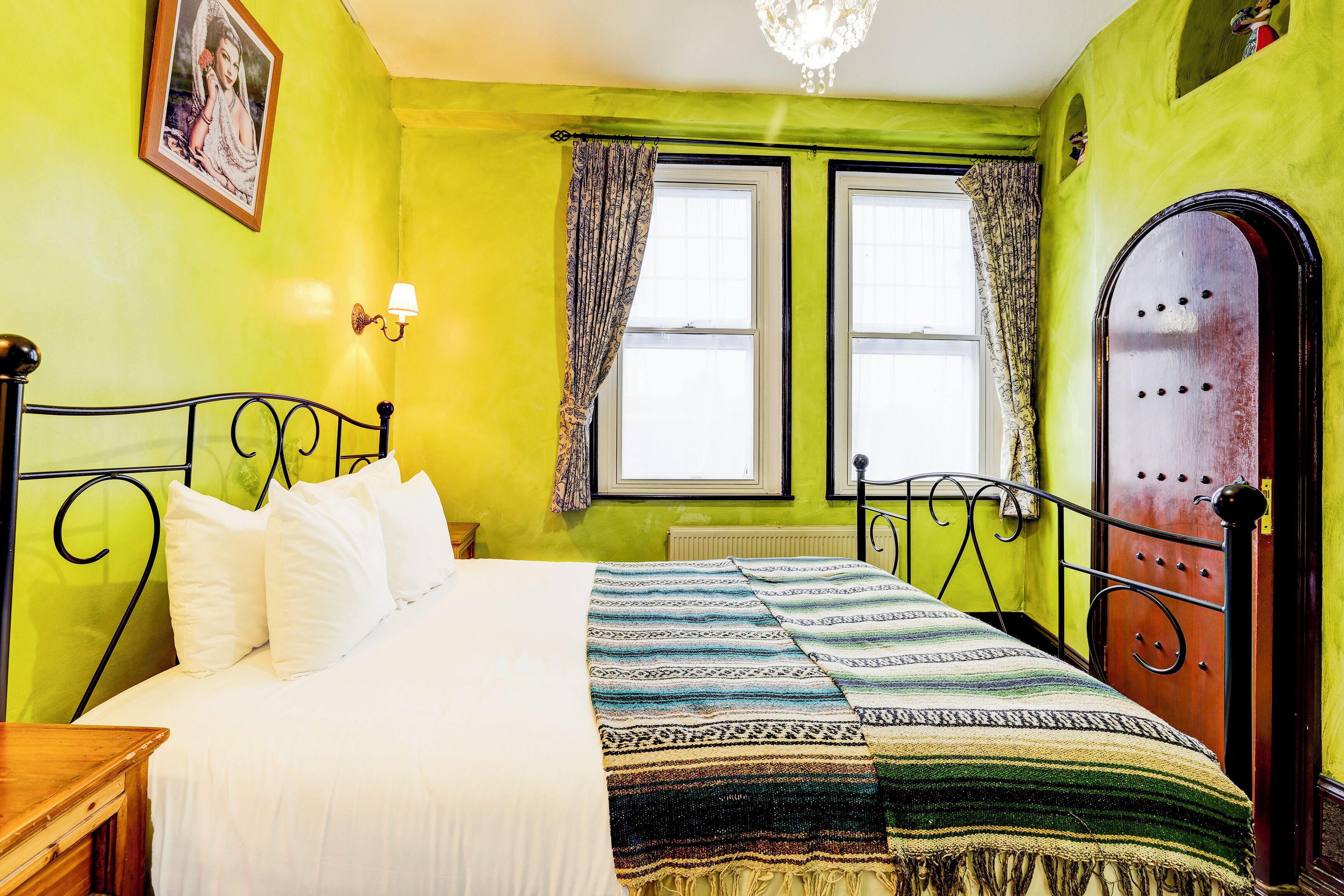 deluxe triple room | 1 bedroom, premium bedding, desk, blackout curtains