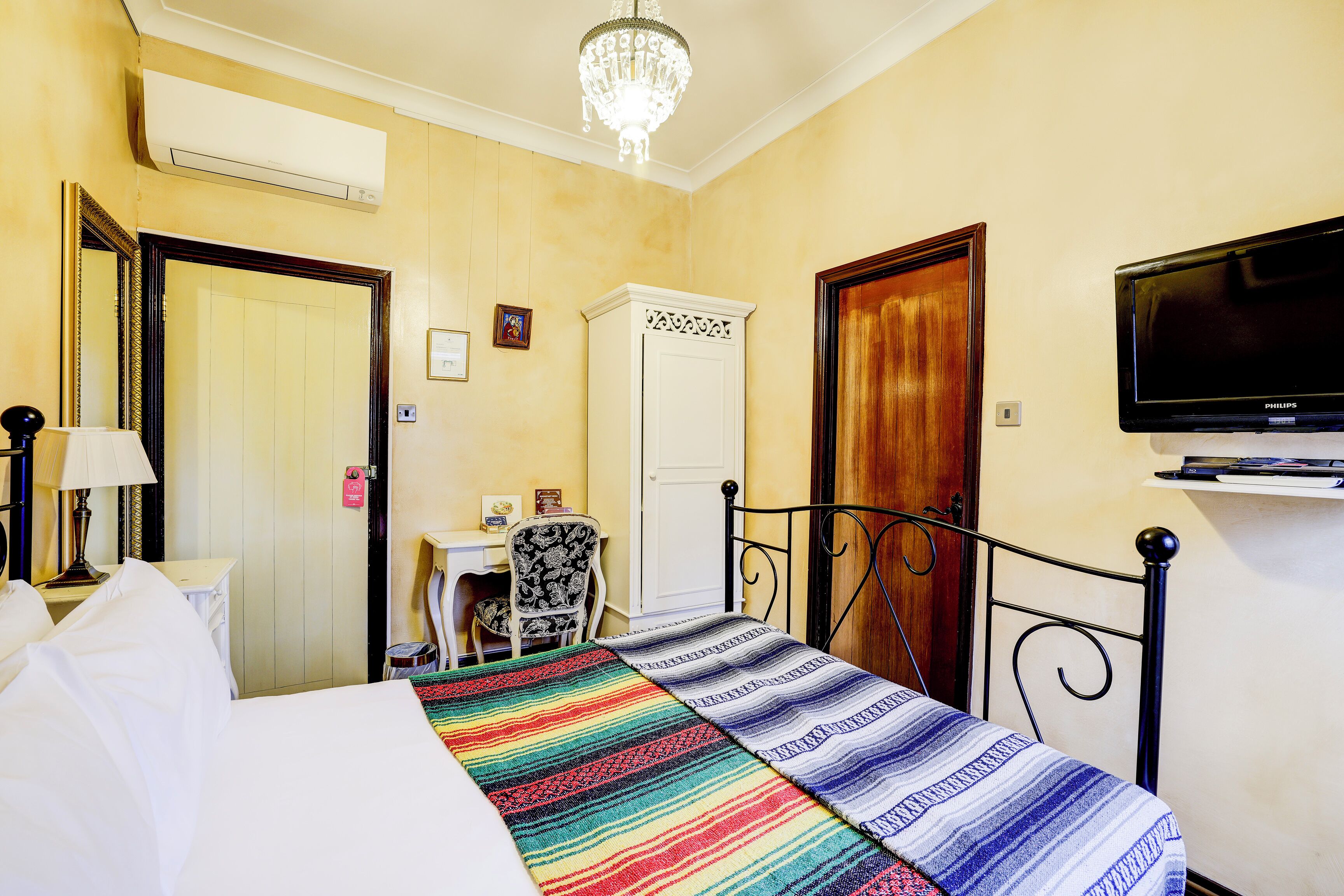 standard double room | 1 bedroom, premium bedding, desk, blackout curtains