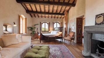 1 bedroom, premium bedding, down comforters, free minibar items