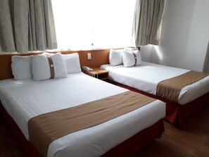 Desk, free WiFi - Hotel Napoles (San Luis Potosi)