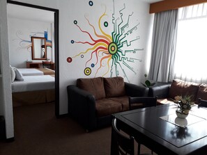 Skrivebord og wi-fi (inkludert)